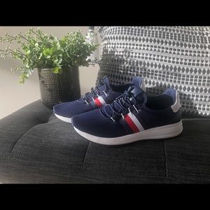 Tommy Hilfiger Women’s Size 7.5 Slip-On Sneakers
